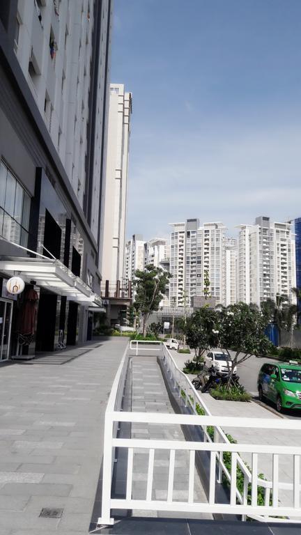 Horse Square Apartment Хошимин Экстерьер фото